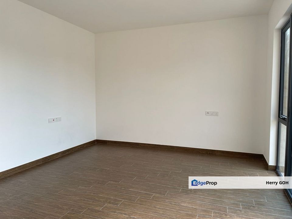 Forest City Golf Villa Double Storey Cluster Below Developer Price  Freehold  2R2B, Johor, Johor Bahru