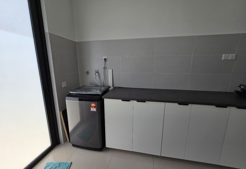 Paragon Suites @ CIQ