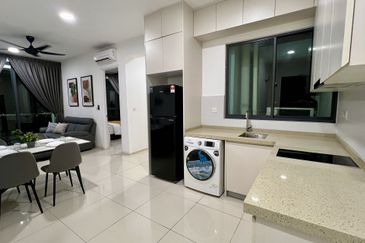 The M @ Medini Macrolink