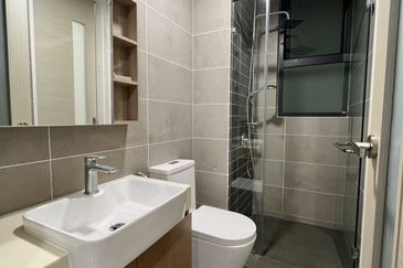 The M @ Medini Macrolink