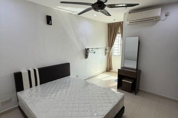 Bangunan Duta Impian (The Embassy Suites)