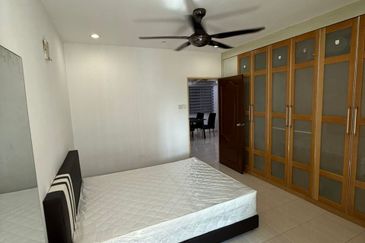 Bangunan Duta Impian (The Embassy Suites)