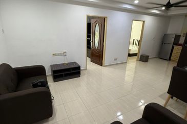 Bangunan Duta Impian (The Embassy Suites)