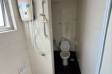 Bangunan Duta Impian (The Embassy Suites)