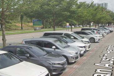 Jalan Austin Heights