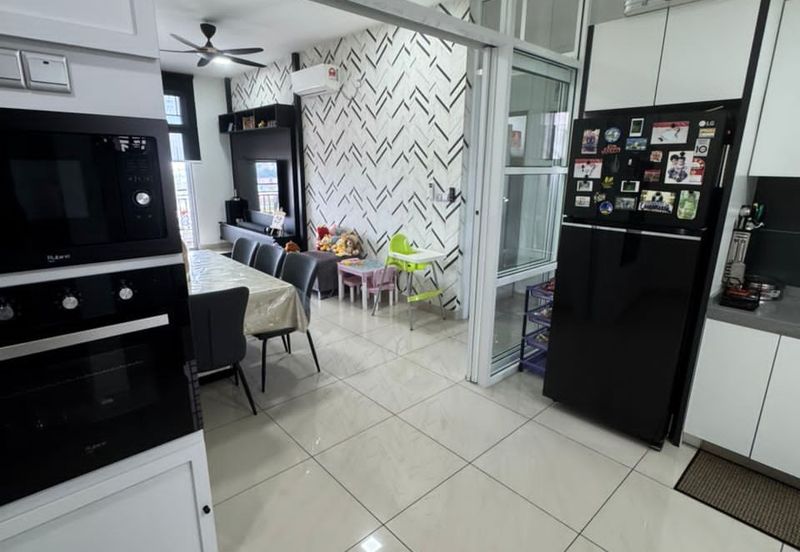 SKS Habitat Apartment, Larkin