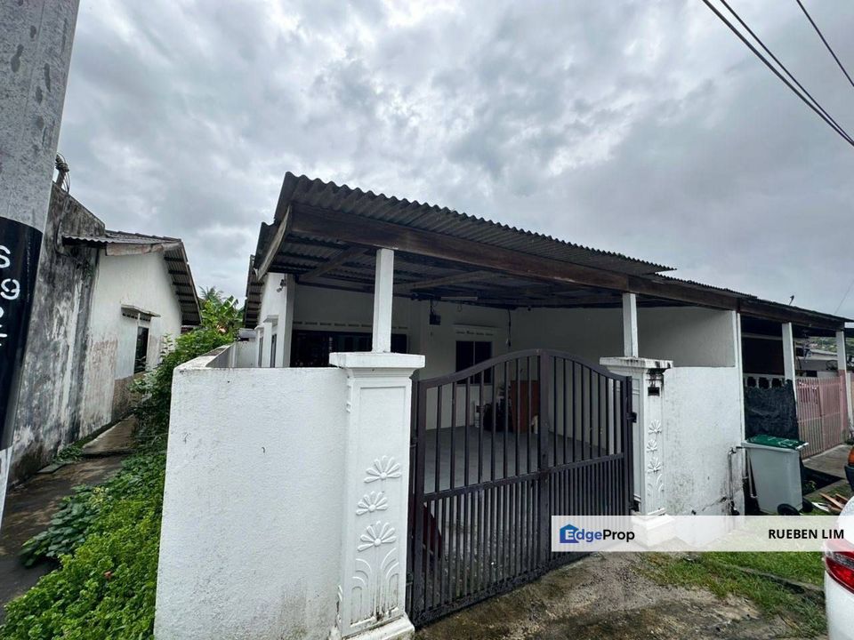 Single Storey Terrace House Taman Nesa Skudai For Sale – End Lot, Extended Kitchen, Johor, Skudai