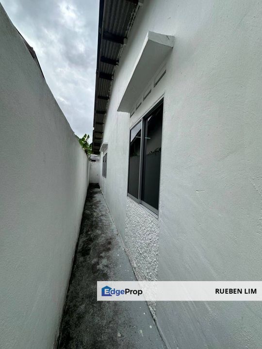 Single Storey Terrace House Taman Nesa Skudai For Sale – End Lot, Extended Kitchen, Johor, Skudai