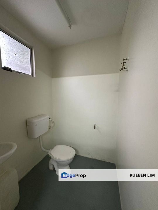 Single Storey Terrace House Taman Nesa Skudai For Sale – End Lot, Extended Kitchen, Johor, Skudai