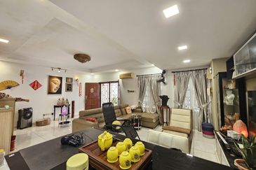 SL7, Bandar Sungai Long