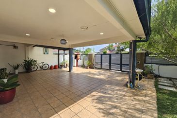 SL7, Bandar Sungai Long