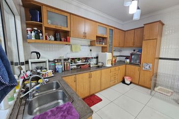 SL7, Bandar Sungai Long