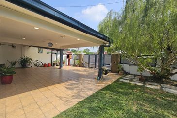 SL7, Bandar Sungai Long