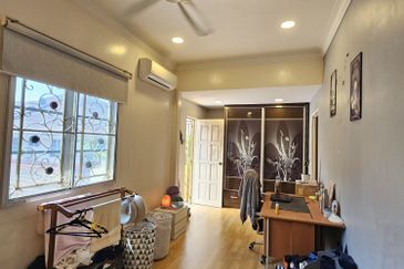 SL7, Bandar Sungai Long