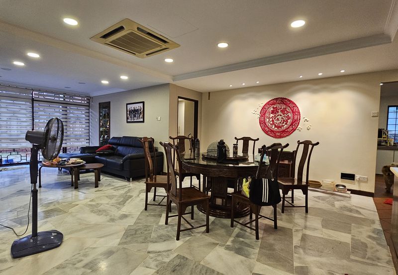 SL 10, Bandar Sungai Long