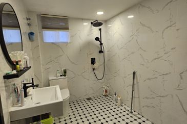 SL 10, Bandar Sungai Long