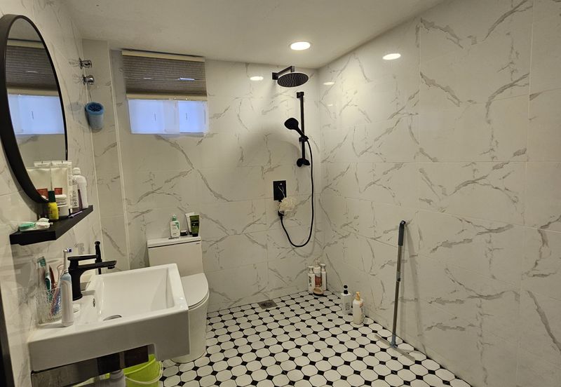 SL 10, Bandar Sungai Long