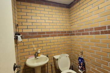 SL 10, Bandar Sungai Long