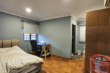 SL 10, Bandar Sungai Long