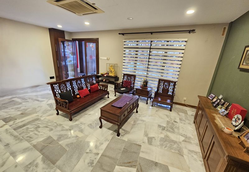 SL 10, Bandar Sungai Long