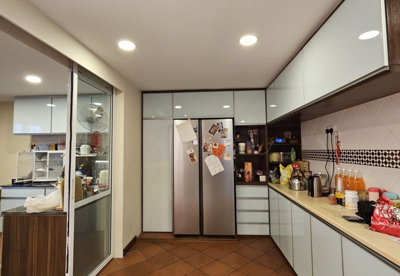 SL 10, Bandar Sungai Long