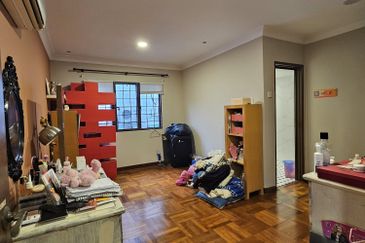 SL 10, Bandar Sungai Long