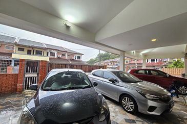 SL 10, Bandar Sungai Long