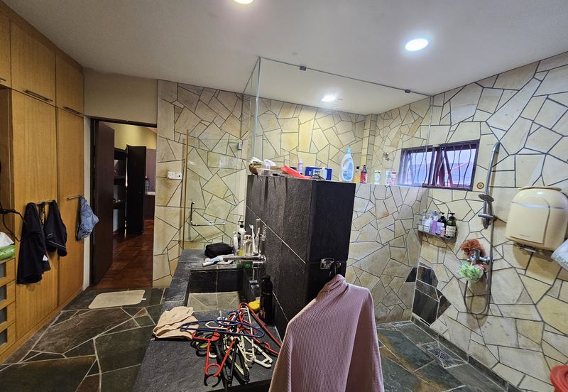 SL 10, Bandar Sungai Long