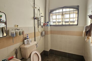 SL 6, Bandar Sungai Long