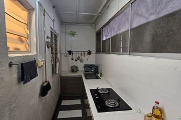 SL 6, Bandar Sungai Long