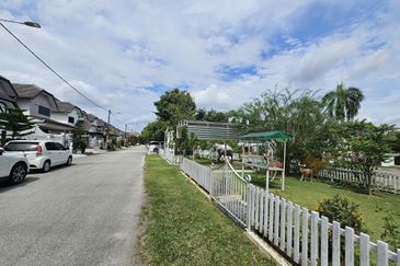 SL 4, Bandar Sungai Long