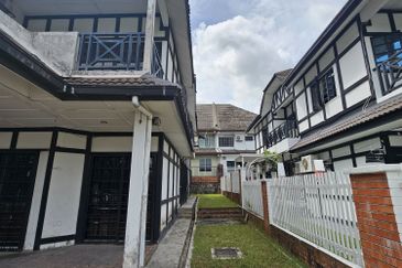 SL 4, Bandar Sungai Long