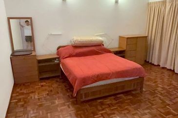 SL 4, Bandar Sungai Long