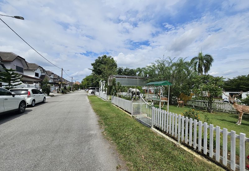 SL 4, Bandar Sungai Long