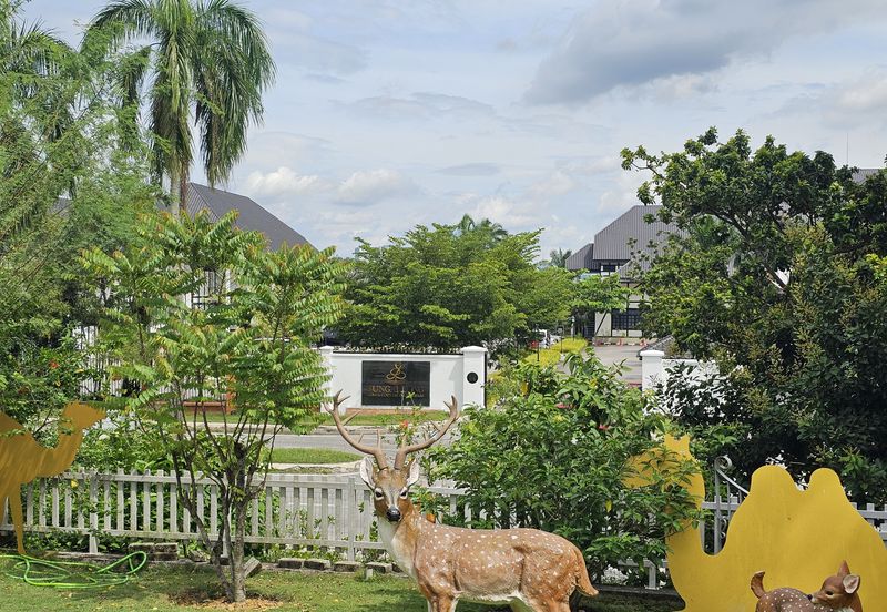 SL 4, Bandar Sungai Long