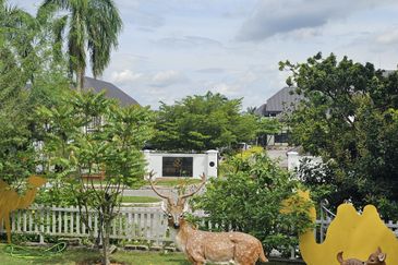 SL 4, Bandar Sungai Long