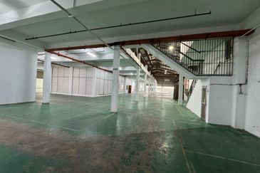 Semenyih Factory for Sale, Pekan Semenyih, Facing Main Road, 2.2 Acres