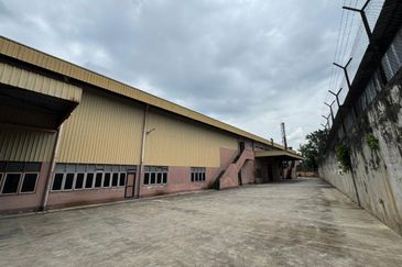 Semenyih Factory for Sale, Pekan Semenyih, Facing Main Road, 2.2 Acres