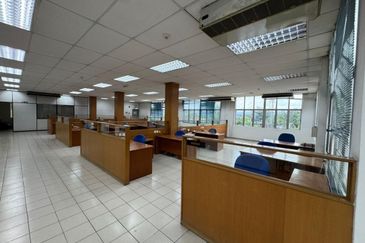 Semenyih Factory for Sale, Pekan Semenyih, Facing Main Road, 2.2 Acres