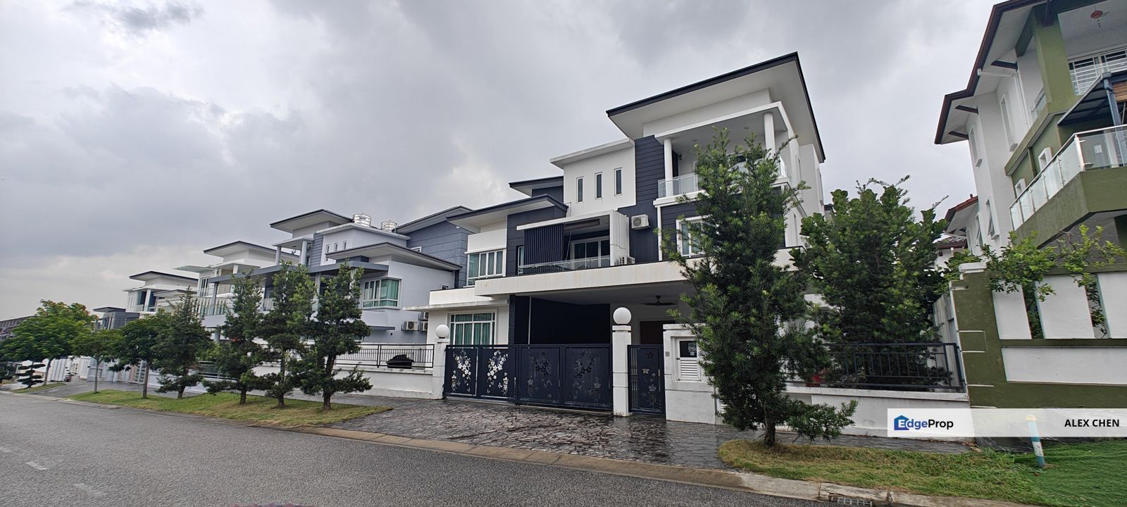 Sungai Long House for Sale, 3 Storey Bungalow, Renovated @ The Pearls, Selangor, Kajang