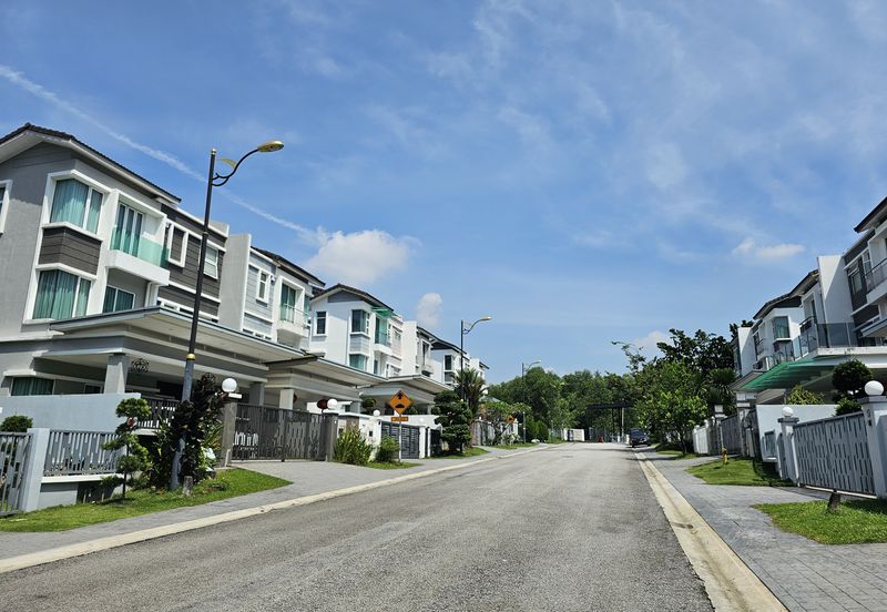 SL 2, Bandar Sungai Long