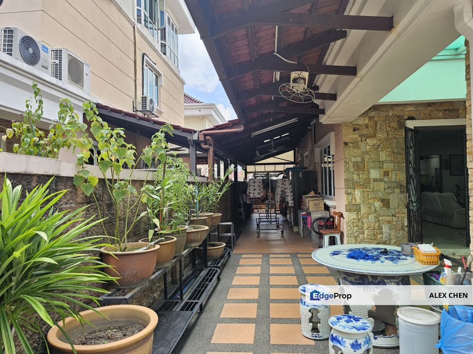 Taman Naga Emas House for Sale, 3-Storey Superlink Semi-D @ Salak South Garden, Kuala Lumpur, Salak Selatan