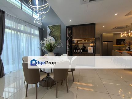 Renovated Id design fully furnished 2 storey cluster house for sale @ Taman Sutera Utama , Johor, Skudai