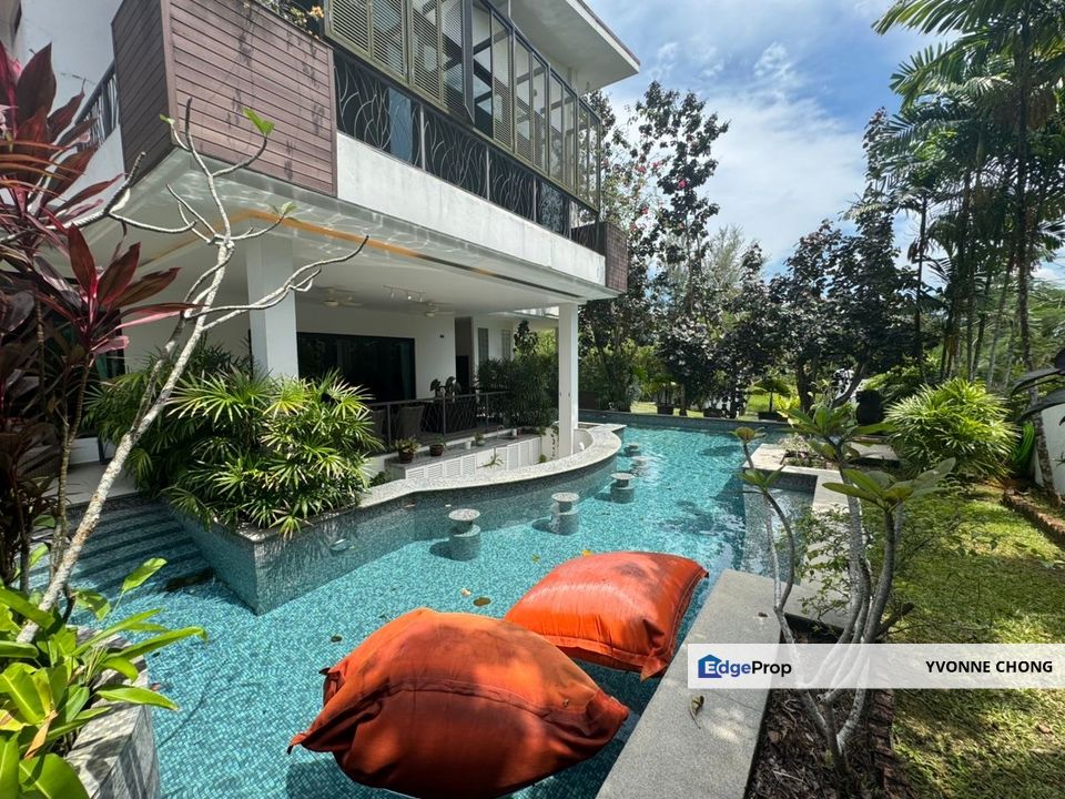 Ledang Heights bungalow house with swimming pool for rent , Johor, 