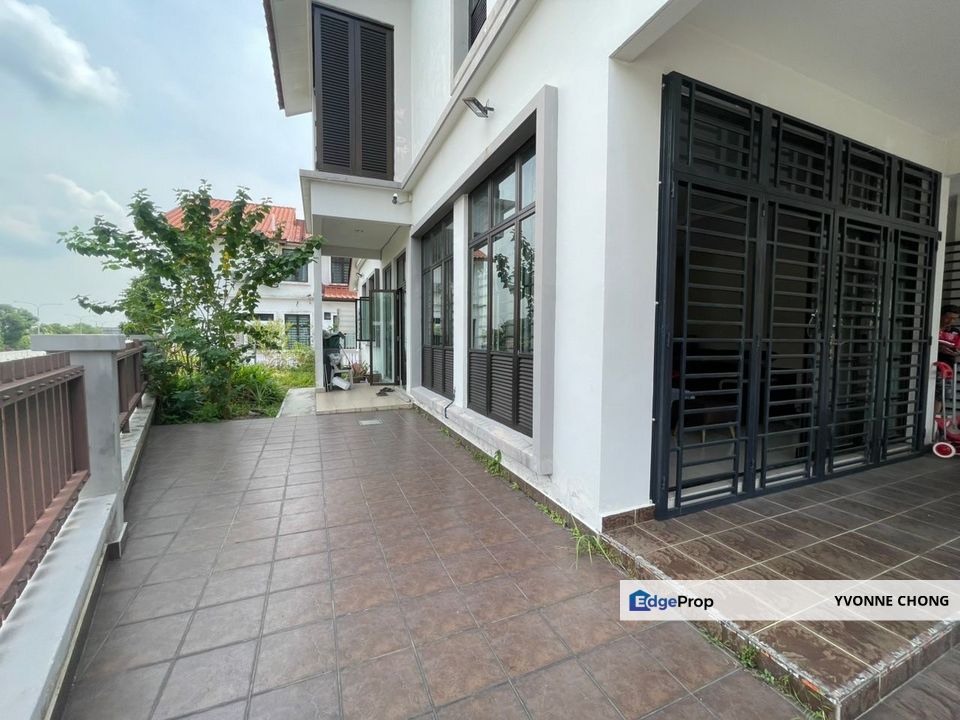 D Serambi @ Taman Perling end lot with land 2 storey house , Johor, Johor Bahru