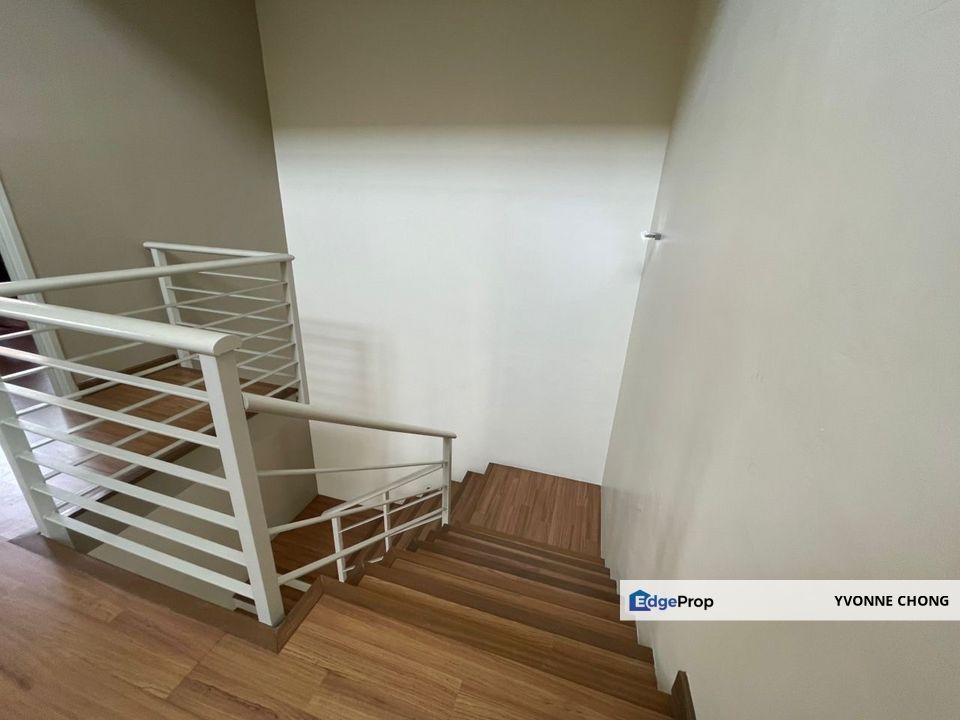 D Serambi @ Taman Perling end lot with land 2 storey house , Johor, Johor Bahru