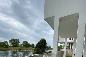 Emerald Bay @ Puteri harbour