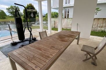 Emerald Bay @ Puteri harbour