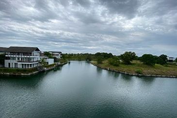Emerald Bay @ Puteri harbour