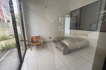 The Canal Garden South, Horizon Hills